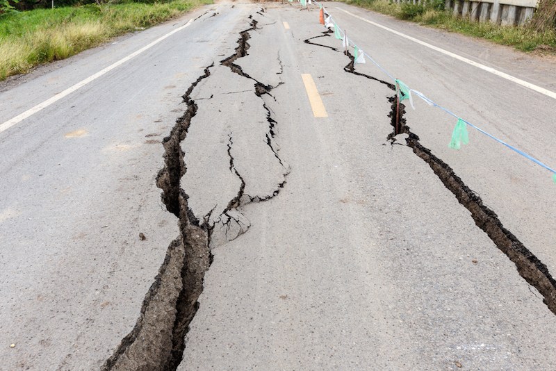 road crack earthquake