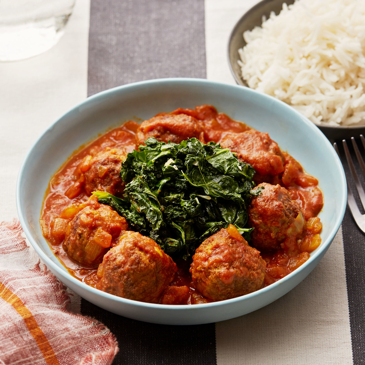 Meatballs in spicy tomato