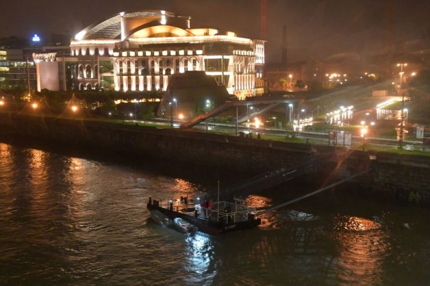 Budapest cruise boat capsizes