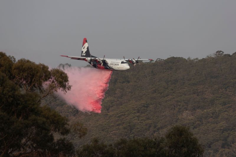 air tanker fighting Australia bushfire crashes