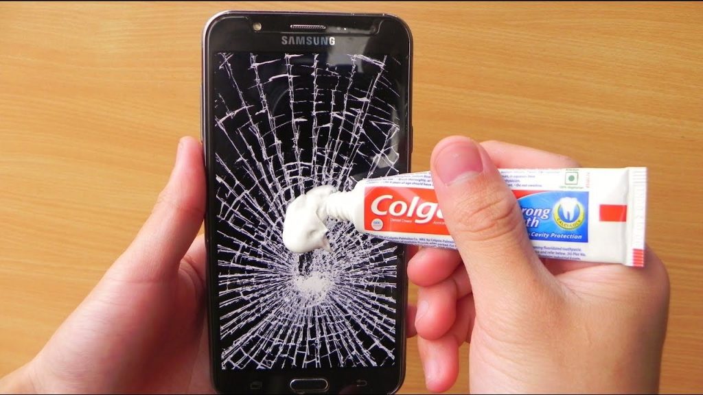 Remove scratches from your phone using toothpaste