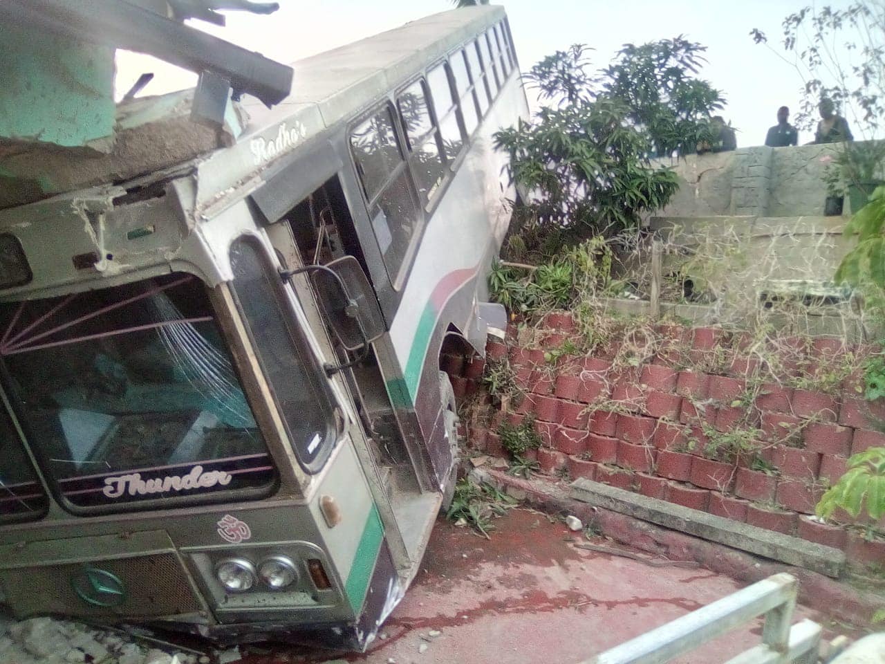 Bus crashes into KZN home