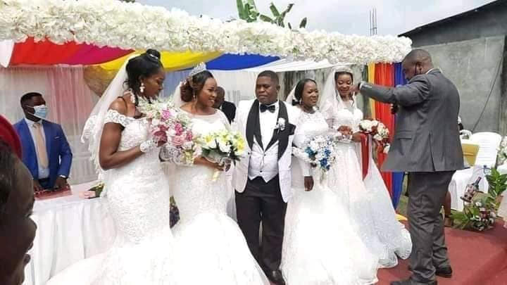 Man weds 4 woman Man weds 4 woman at the same timeat the same time