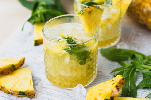 Pineapple and Mint Mojitos