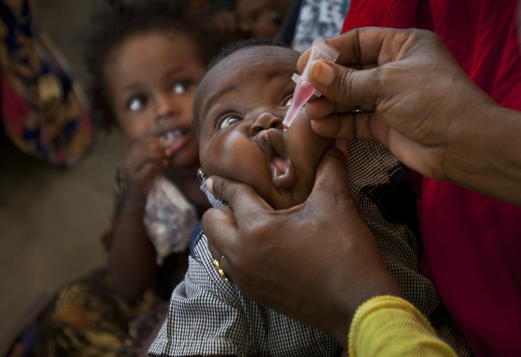 kids to be vaccinated against polio