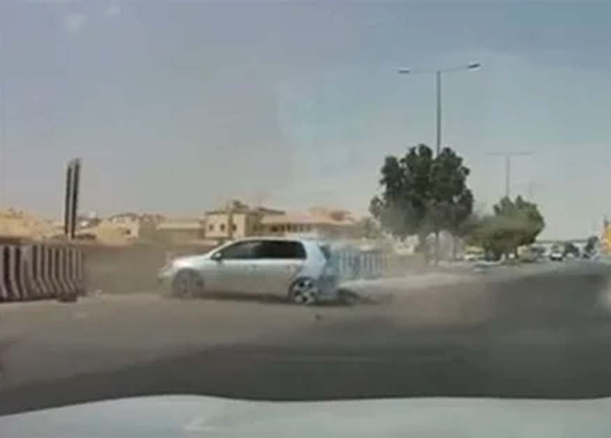 Speeding Golf GTI crashes on highway