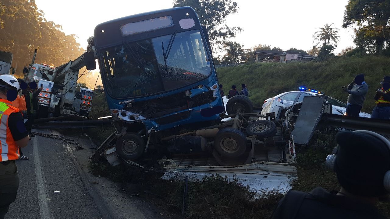 One dead in bus vs bakkie collision