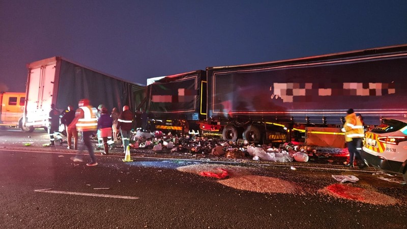 People loot alcohol while paramedics treat dying victims at horror N2 truck crash scene in KZN