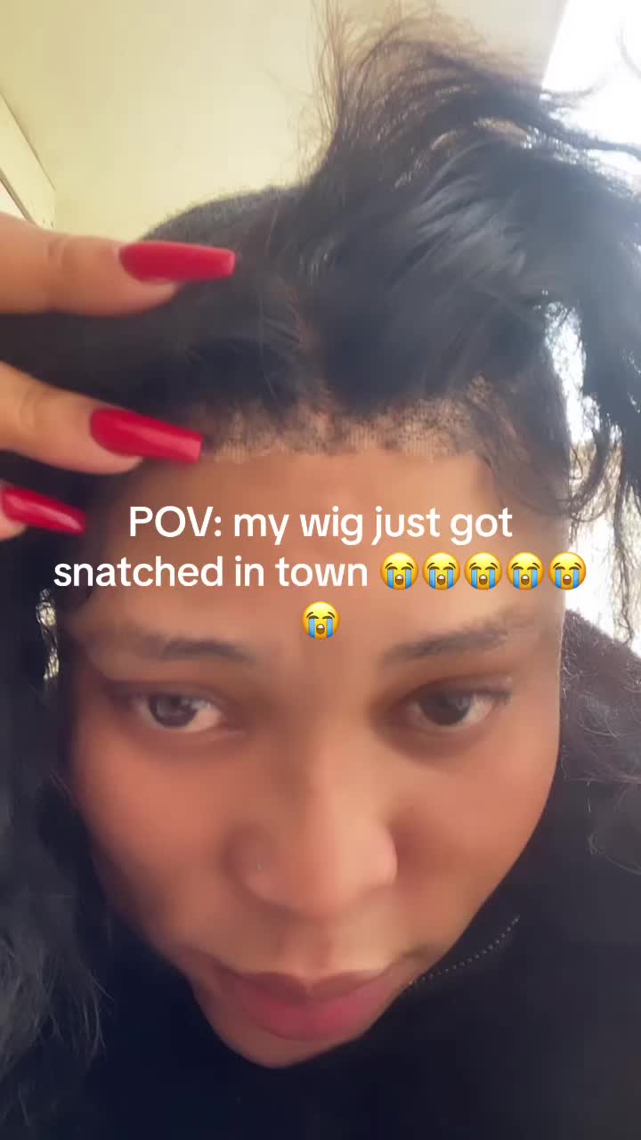 Woman's wig gets snatched in Joburg CBD