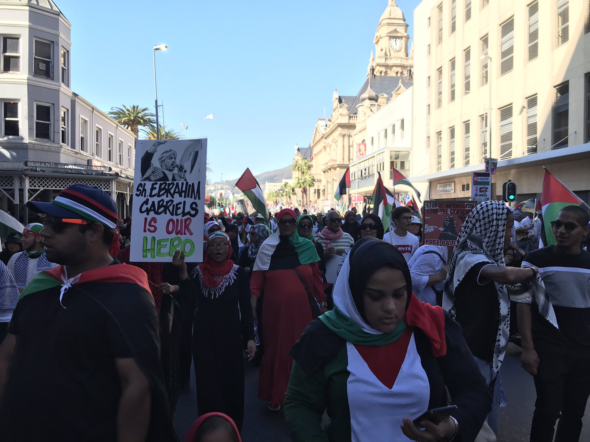 Scores of pro-Palestine supporters embark on march to Parliament